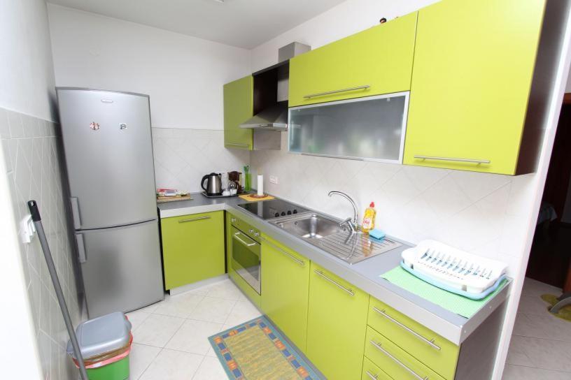 Apartment Alen Ровин Екстериор снимка