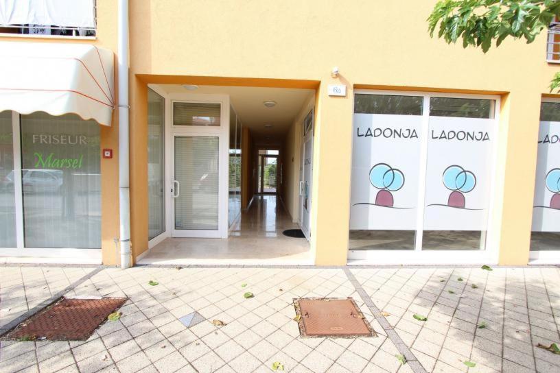 Apartment Alen Ровин Екстериор снимка